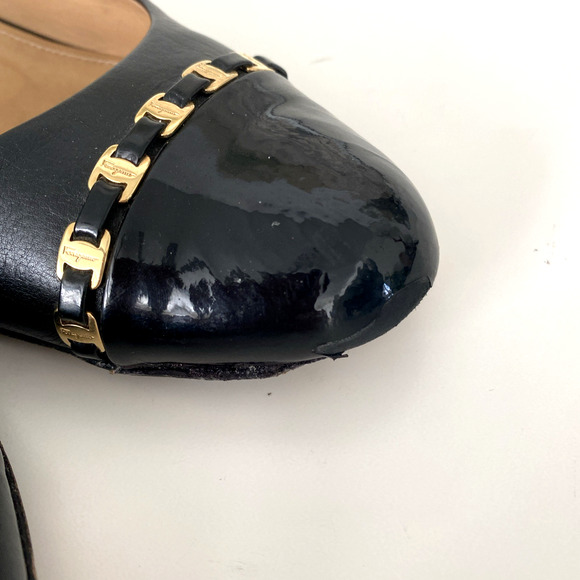 Salvatore Ferragamo Pump Black Leather Round Patent Cap Block Heel Gold Logo 11 - Picture 6 of 16